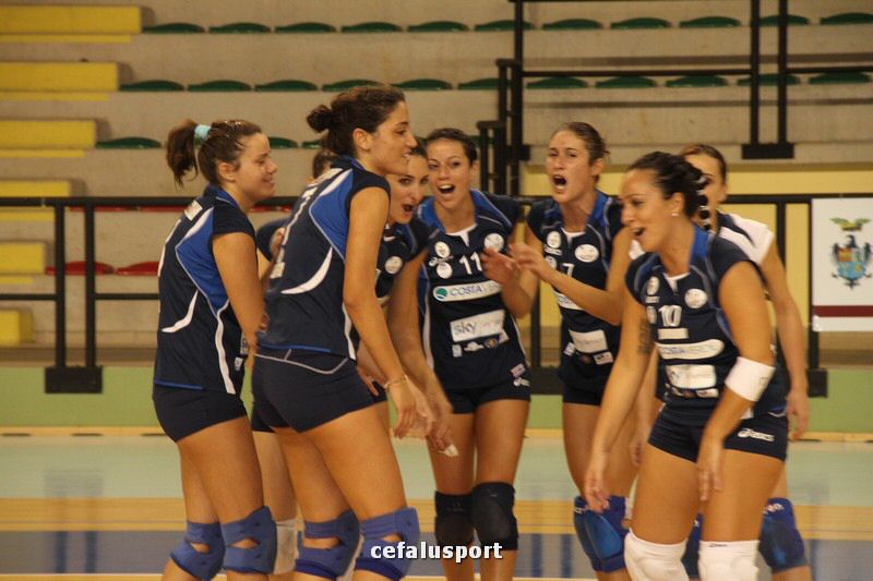 111030 volley 060_tn.jpg
